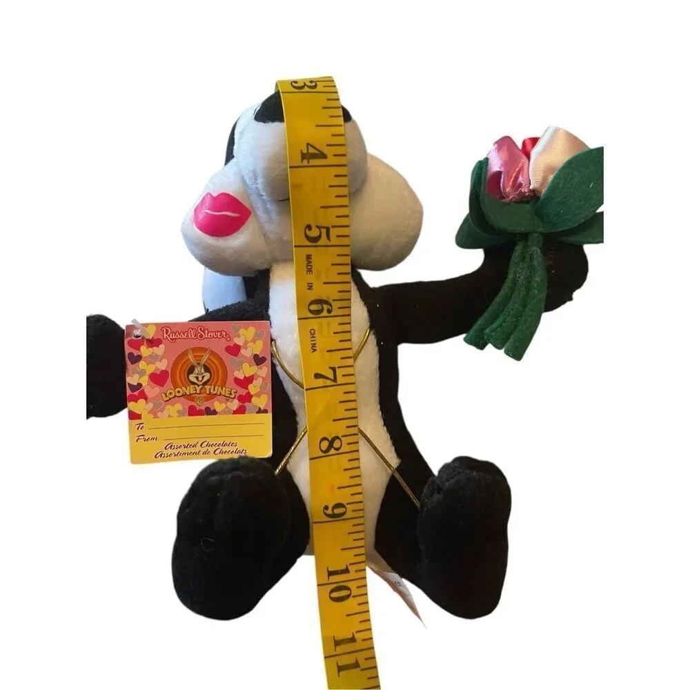 New Looney Toons Pepe Le Pew Rose Bouquet And Lipstick Kiss Stuffed Plush 10